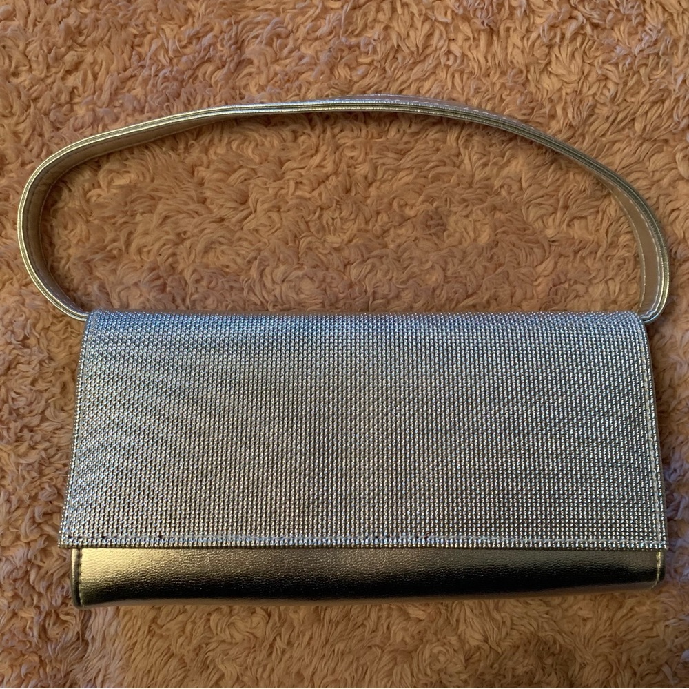 ❤️ 3/$15 Silver Purse